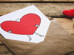 heart-envelope-wood-table